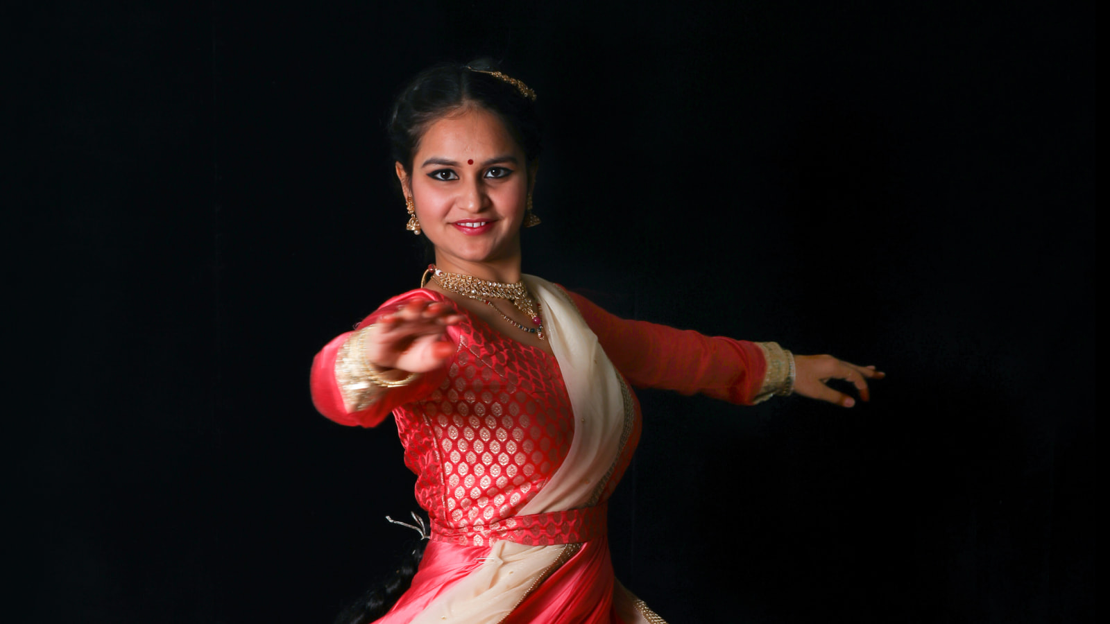 Deepanshi Sharma Natawari Dancer of Jankiprasad Kathak Gharana of Banaras